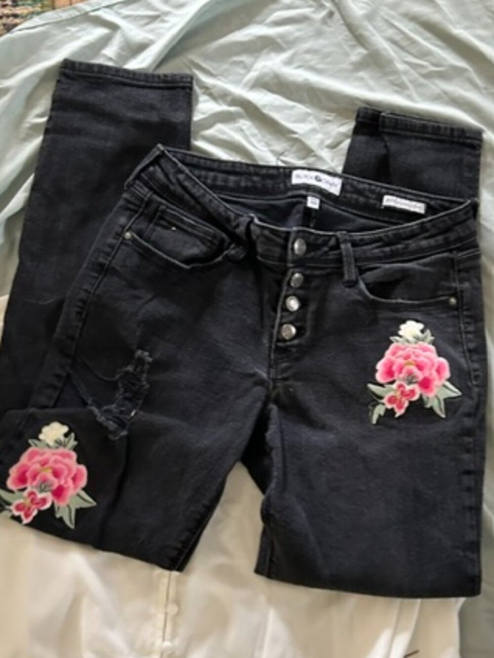 size 7 black distressed floral womens jeans pants denim seven